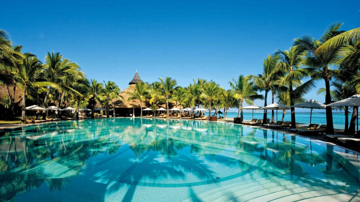 Paradis Beachcomber Golf Resort & Spa